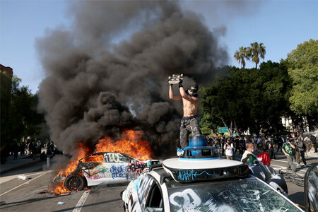 LA riots police cars buning photo.jpg